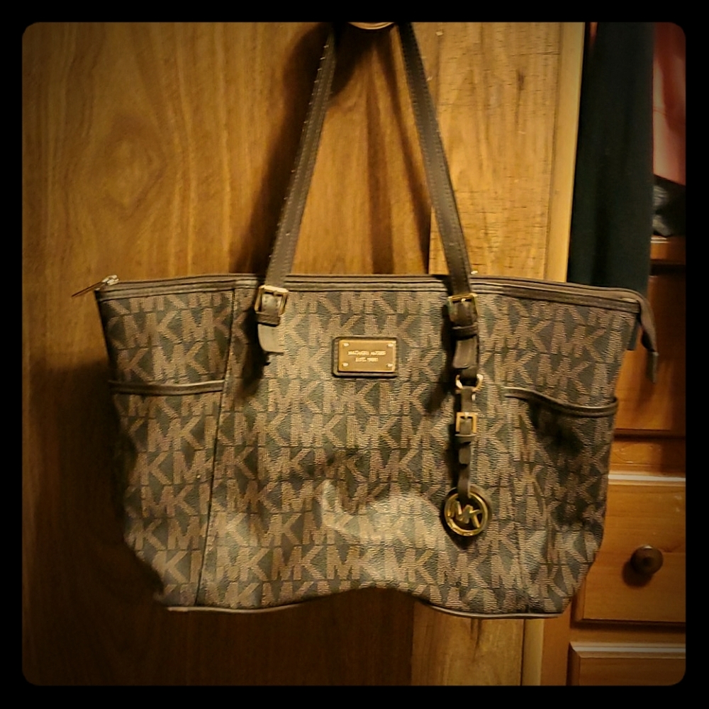 Micheal Kors Purse